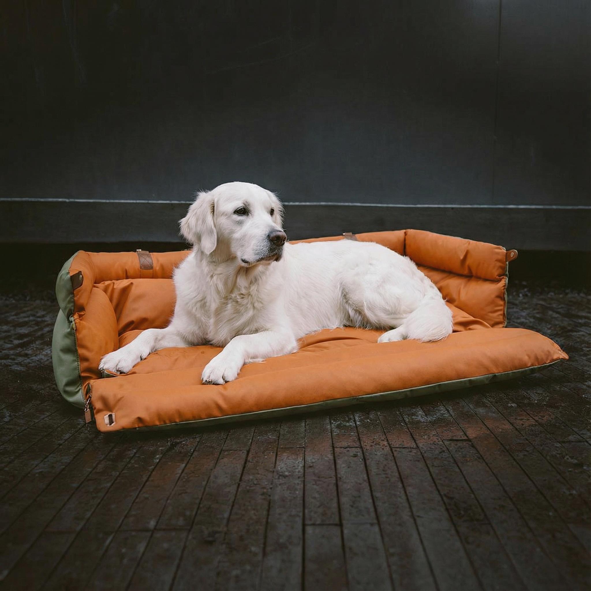 Dog Car Seat Dog Booster Bed Faux Leather Waterproof Non Slip Travel